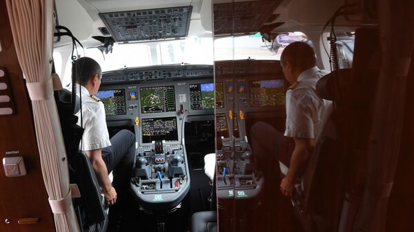 Кабина пилота самолета. Архивное фото - Sputnik Кыргызстан