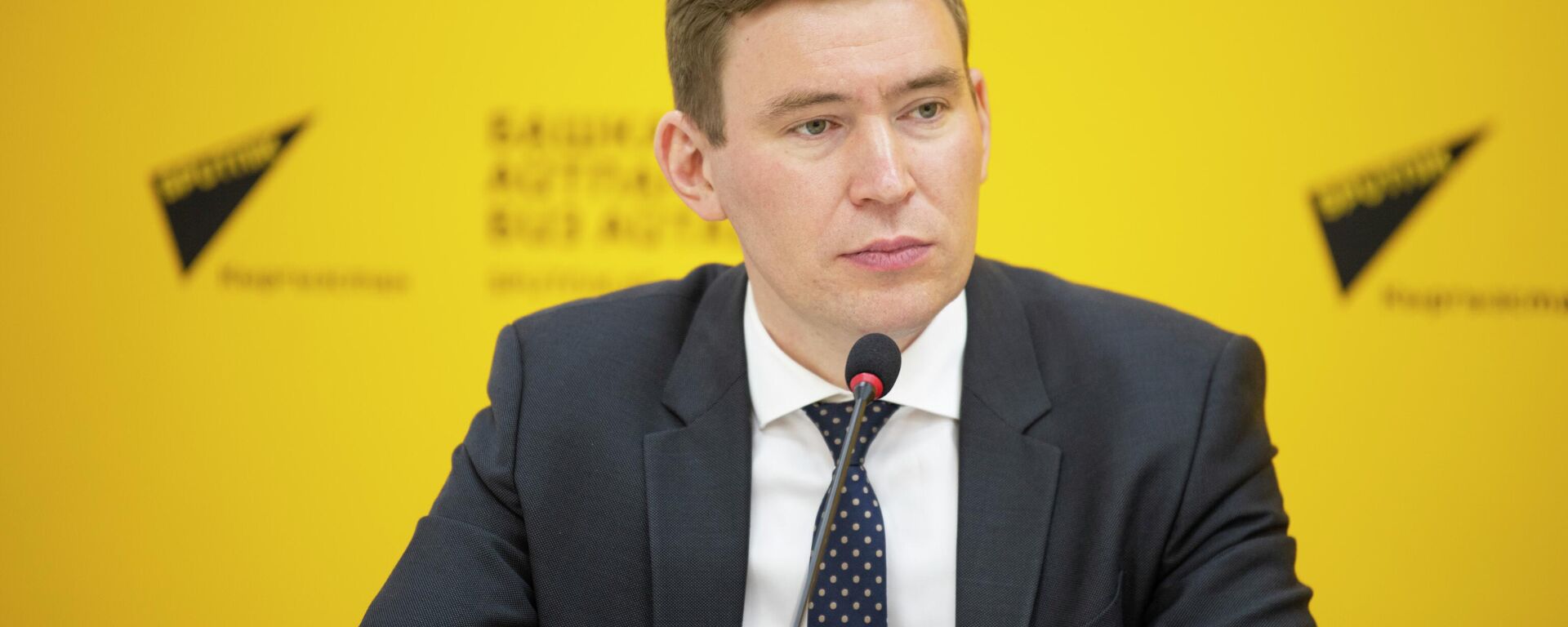 Руководитель представительства Россотрудничества в КР Альберт Зульхарнеев. Архивное фото - Sputnik Кыргызстан, 1920, 07.01.2026