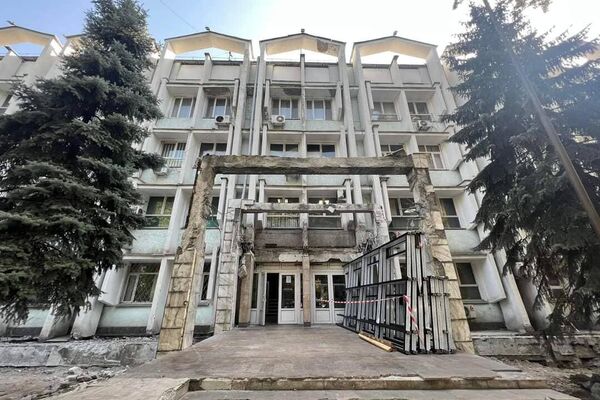 Министерство образования и науки затеяло ремонт здания - Sputnik Кыргызстан