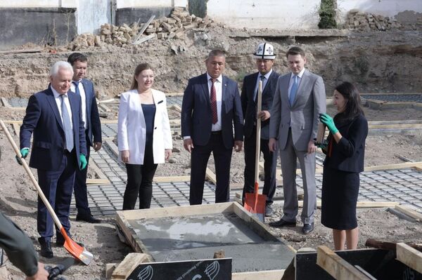 Ранее в фонд поступила просьба профинансировать строительство трехэтажного объекта площадью 1 380 квадратных метров. - Sputnik Кыргызстан