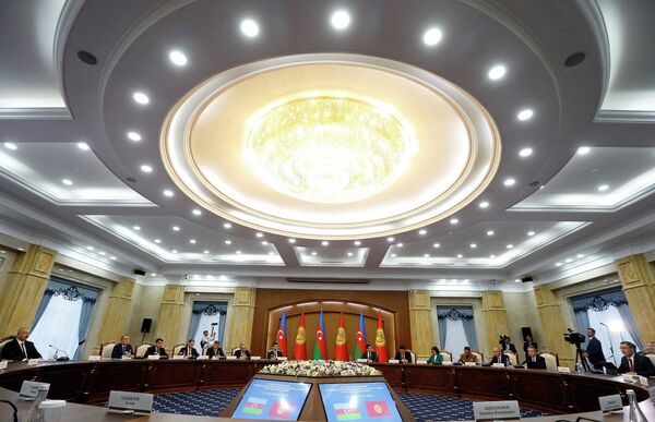 Главы двух стран провели первое заседание межгосударственного совета - Sputnik Кыргызстан