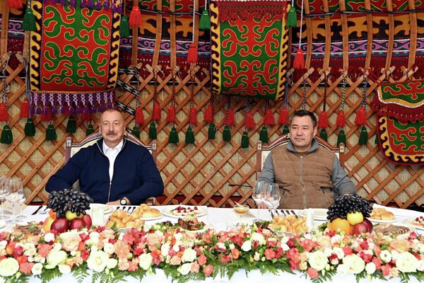 Государственный визит президента Азербайджана Ильхама Алиева в Кыргызстан - Sputnik Кыргызстан