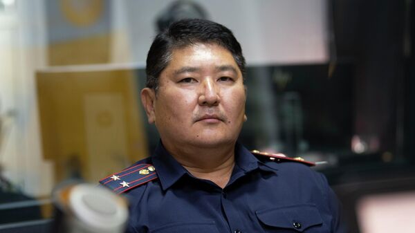 Ички иштер министрлигинин Жол кыймылы башкармалыгынын ага инспектору Замир Кенжекараев  - Sputnik Кыргызстан