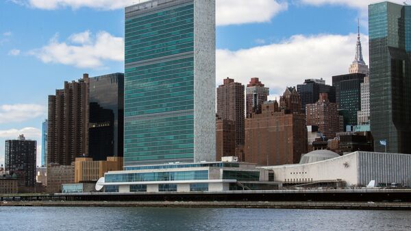 Здание Организации Объединенных Наций в Нью-Йорке. Архивное фото - Sputnik Кыргызстан