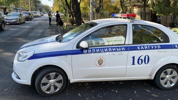 Автомобиль патрульной милиции на одной из дорог в Бишкеке. Архивное фото - Sputnik Кыргызстан