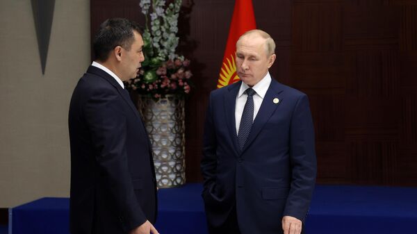 Президент Садыр Жапаров жана Россия президенти Владимир Путин Астана саммитинде - Sputnik Кыргызстан