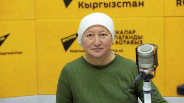 Заведующая отделением паразитологии Бишкексанэпидемстанции Жипара Ашакеева - Sputnik Кыргызстан