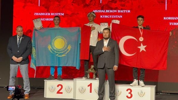 13-летний кыргызстанец Байтур Абжалбеков занял первое место на чемпионате мира по армрестлингу в Турции - Sputnik Кыргызстан