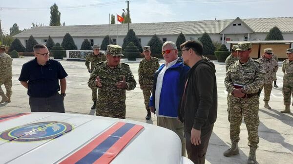 Визит военной делегации США в Баткенскую область - Sputnik Кыргызстан