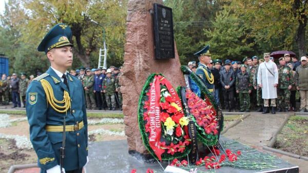 Митинг-реквием к Дню памяти воинов Баткена в Бишкеке - Sputnik Кыргызстан