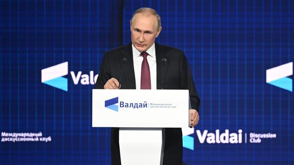 Президент РФ В. Путин принял участие в заседании Международного дискуссионного клуба Валдай - Sputnik Кыргызстан