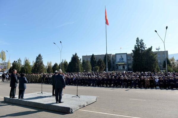 Глава кабмина Акылбек Жапаров отметил вклад Раззакова в становление государства. - Sputnik Кыргызстан