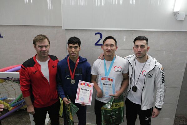 Мероприятие организовала Федерация параплавания при поддержке Дирекции по олимпийским видам спорта - Sputnik Кыргызстан
