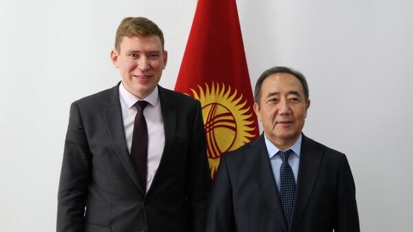 Встреча министра труда, социального обеспечения и миграции в руководством Россотрудничества  - Sputnik Кыргызстан