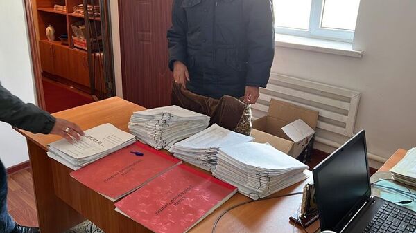 Обыск в здании территориального управления госпредприятия Кыргызавтожол  - Sputnik Кыргызстан