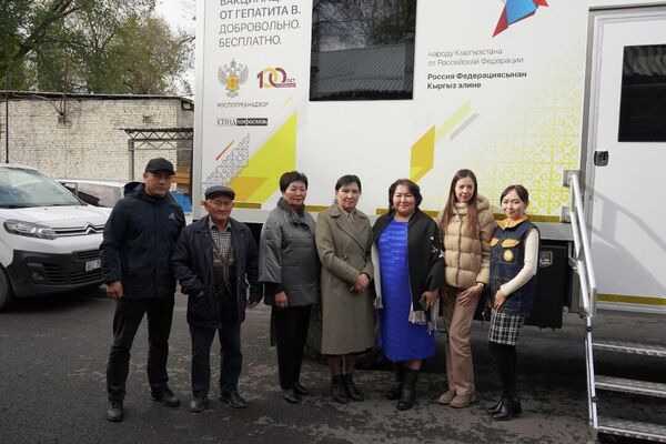 Россия передала Министерству здравоохранения мобильную технику для диагностики инфекционных болезней - Sputnik Кыргызстан