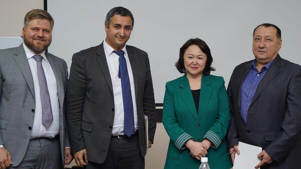 Подписание соглашения о создании совместного предприятия КыргызКлинГаз - Sputnik Кыргызстан