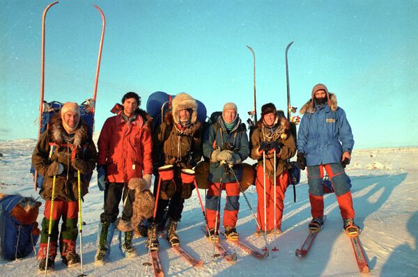 Канадские спортсмены путешествуют по горам Ала-Тоо, 1988 год - Sputnik Кыргызстан