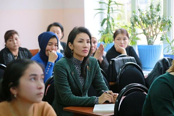 Мероприятия проходят в Ошском государственном пединституте - Sputnik Кыргызстан