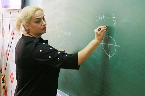 Целями мероприятий являются сохранение духовного и культурного наследия, знакомство с традициями русской культуры и литературы, укрепление имеющихся и налаживание новых связей, ознакомление с культурой России и Санкт-Петербурга - Sputnik Кыргызстан