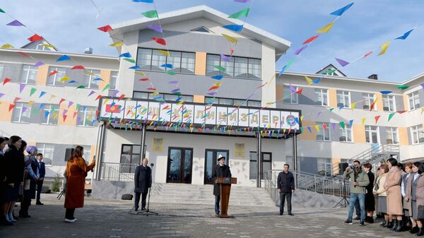 Открытие школы №102 в жилмассиве Ак-Ордо в Бишкеке - Sputnik Кыргызстан