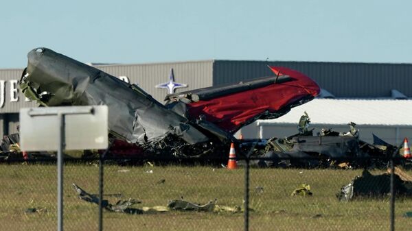 Столкновение двух самолетов на авиашоу в Далласе - Sputnik Кыргызстан