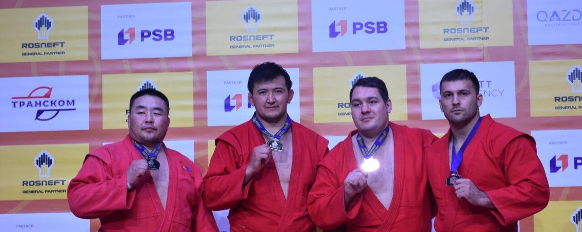 Кыргызстандык спортчулар самбо боюнча дүйнө чемпионатында жалпы 6 медаль алды - Sputnik Кыргызстан, 1920, 16.11.2022