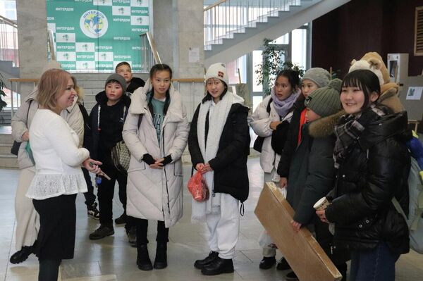 Для них также подготовлена культурно-просветительская программа - Sputnik Кыргызстан