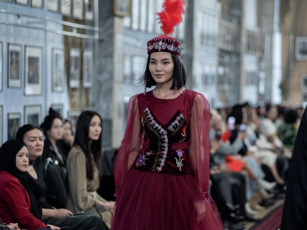 Международную неделю моды Burana Fashion Week провели уже седьмой раз - Sputnik Кыргызстан