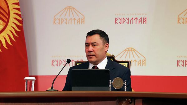 Президент КР Садыр Жапаров на первом Народном курултае в филармонии в Бишкеке - Sputnik Кыргызстан