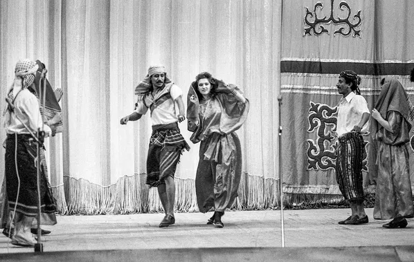 Маданий иш-чараларга жигердүү катышкан чет элдиктер. Студенттердин жаз фестивалы, 1988-жыл - Sputnik Кыргызстан