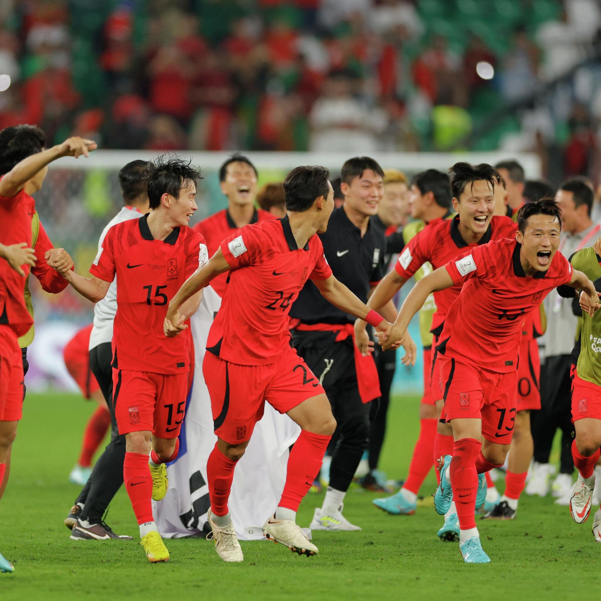 Южная корея футбол суперлига таблица. Южный Корея Уругвай 1 2. Португалия Корея ЧМ 2022. Футболисты Южной Кореи на ЧМ 2022. Корейская команда по футболу.
