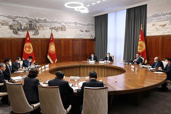 Группа китайских специалистов завершила полевые работы по проекту строительства железной дороги Китай — Кыргызстан — Узбекистан - Sputnik Кыргызстан