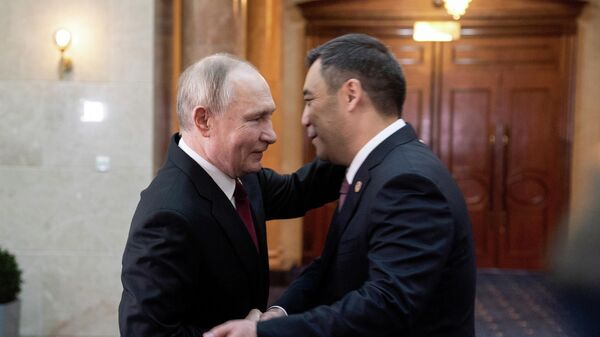 Президент Садыр Жапаров и президент России Владимир Путин. Архивное фото - Sputnik Кыргызстан
