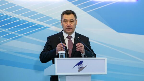 Президент Кыргызстана Садыр Жапаров выступает с заявлением для прессы по итогам заседания Высшего Евразийского экономического совета в Бишкеке - Sputnik Кыргызстан