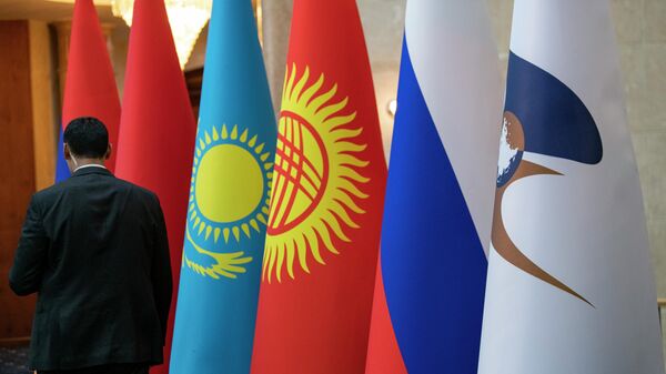 Бишкектеги саммитте ЕАЭБ желектери - Sputnik Кыргызстан