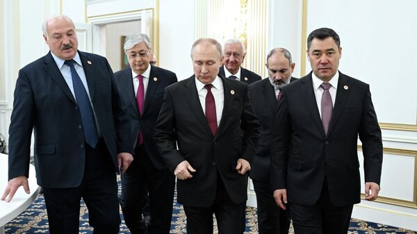 ЕАЭБ өлкөлөрүнүн президенттери Бишкектеги саммитте - Sputnik Кыргызстан