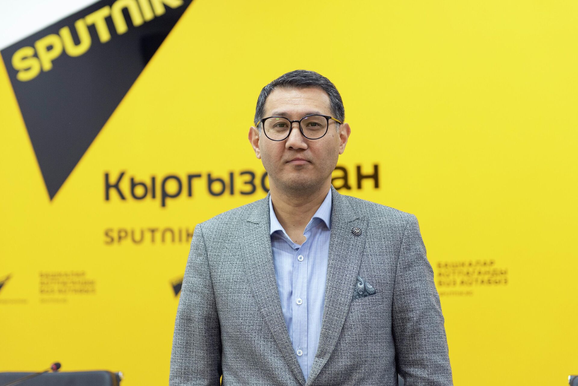 Председатель Независимого союза журналистов КР Азамат Касыбеков - Sputnik Кыргызстан, 1920, 14.12.2022