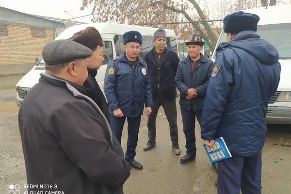 Проверяли также такси, курсирующие по трассам Бишкек — Ош, Бишкек — Нарын и Бишкек — Талас - Sputnik Кыргызстан