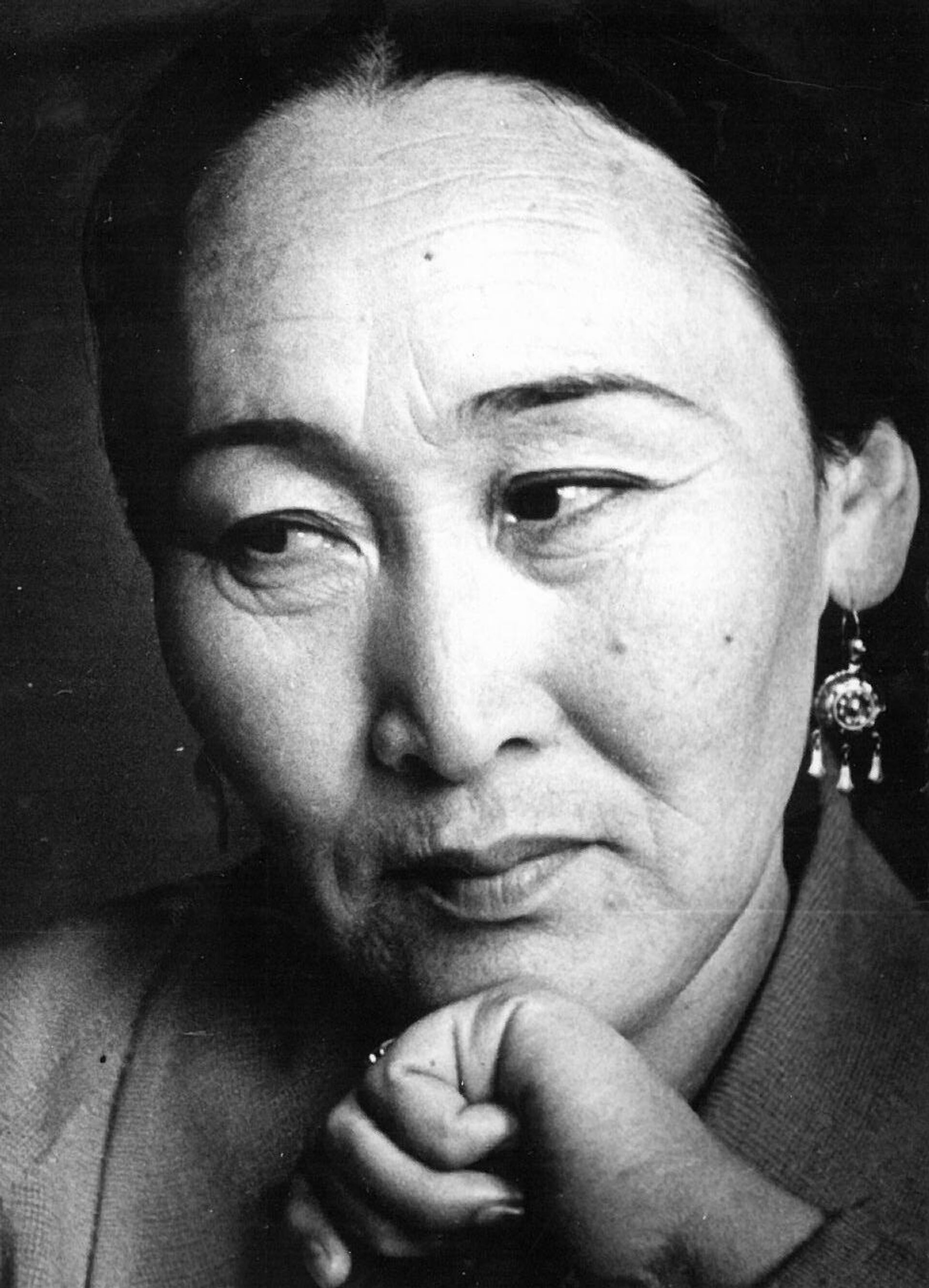 Актриса театра и кино, народная артистка СССР Даркуль Куйукова - Sputnik Кыргызстан, 1920, 31.10.2025