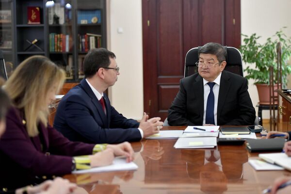 В Кыргызстане может открыться филиал Национального исследовательского университета &quot;Высшая школа экономики&quot; России - Sputnik Кыргызстан