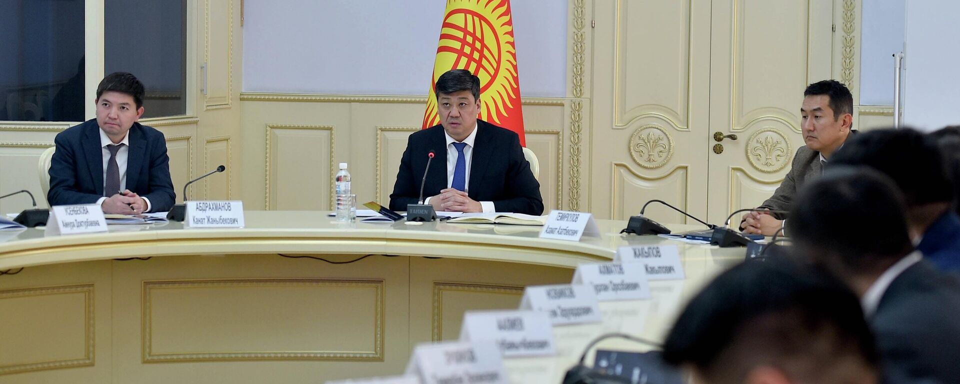 Заместитель председателя кабмина Бакыт Торобаев на заседании кабмина - Sputnik Кыргызстан, 1920, 27.12.2022