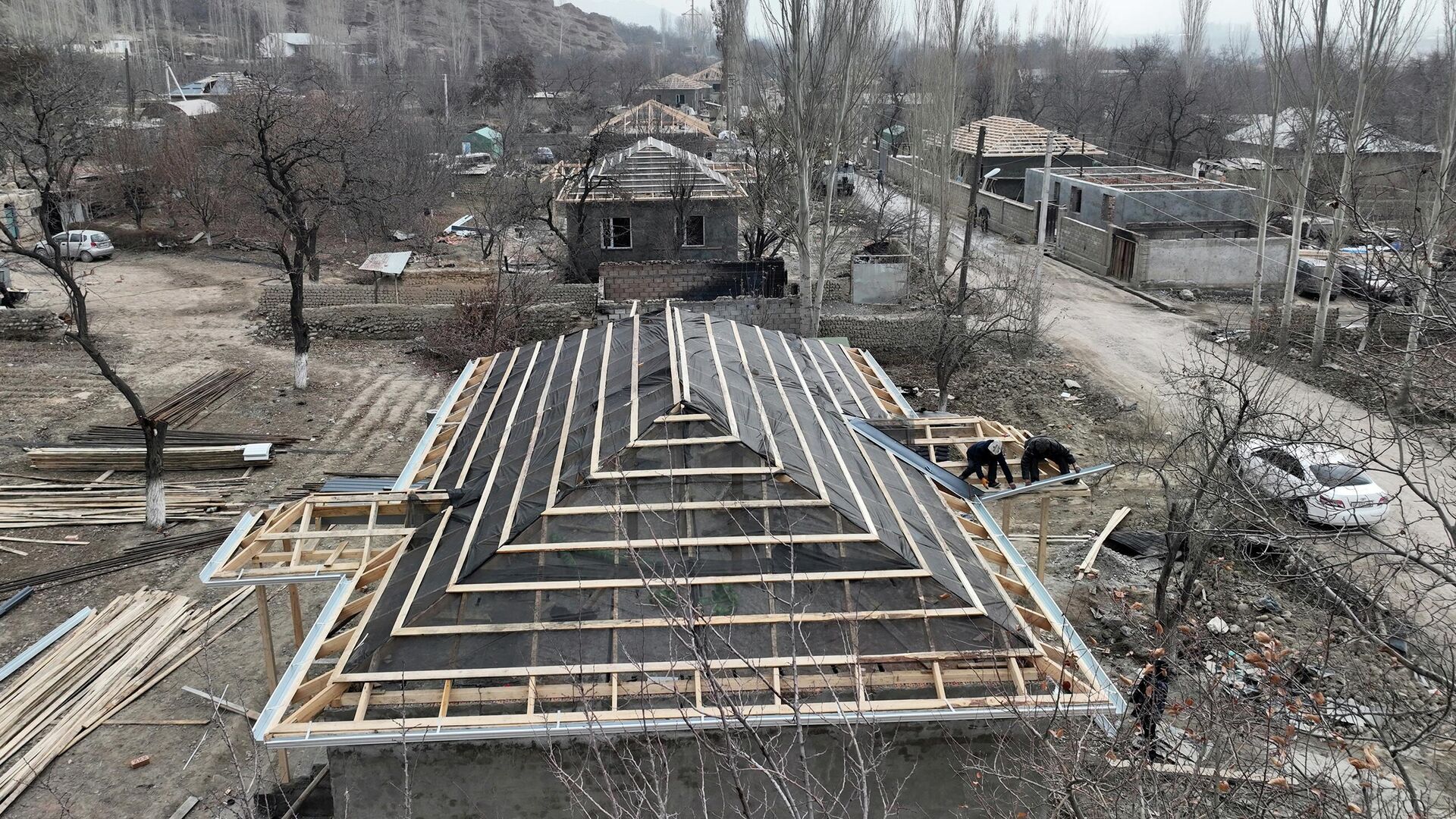 Строительство новых домов в Баткенской области - Sputnik Кыргызстан, 1920, 27.12.2022