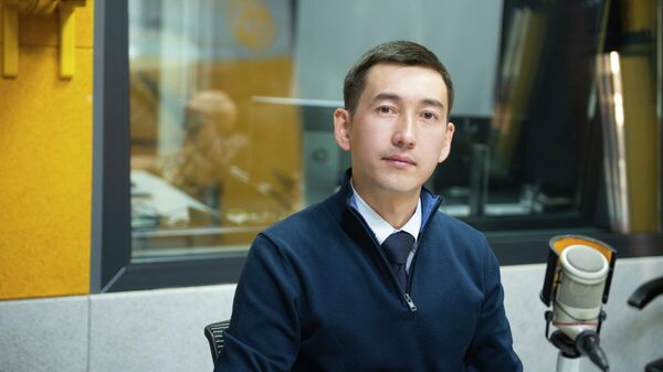 Ведущий специалист сектора финансовой грамотности в НБКР Кубаныч Мусуралиев - Sputnik Кыргызстан