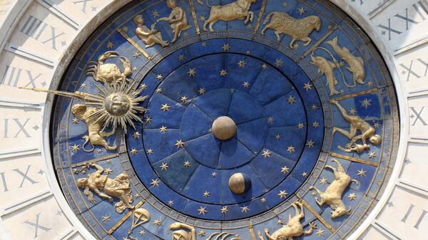 Часы с знаками зодиака. Иллюстративное фото - Sputnik Кыргызстан