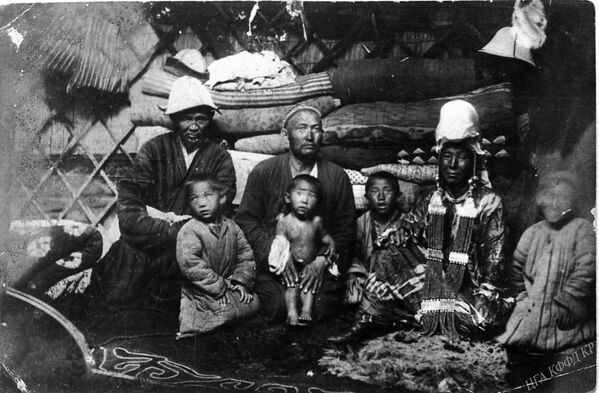 Көчүп-конгон памирлик кыргыздын үй-бүлөсү. 1899-жыл - Sputnik Кыргызстан