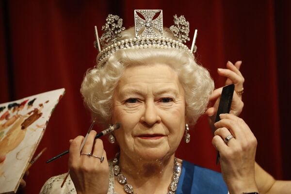 Королева Великобритании Елизавета II, правившая дольше всех монархов в истории страны, скончалась 8 сентября в возрасте 96 лет. Елизавета взошла на престол в 1952 году и правила Соединенным Королевством 70 лет, за это время в стране сменились 16 премьер-министров. - Sputnik Кыргызстан