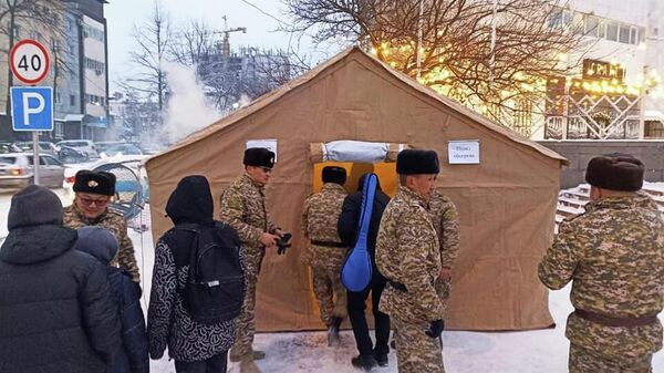 Организация пунктов обогрева в период аномальных холодов - Sputnik Кыргызстан