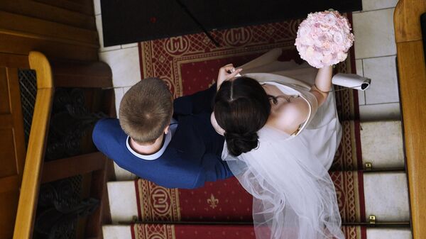 Пара перед церемонией бракосочетания. Архивное фото - Sputnik Кыргызстан