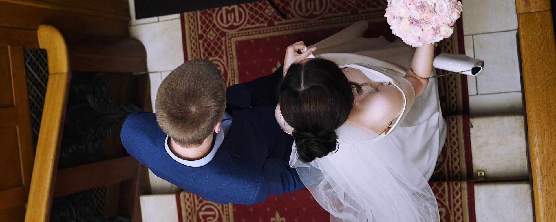 Пара перед церемонией бракосочетания. Архивное фото - Sputnik Кыргызстан, 1920, 17.01.2023